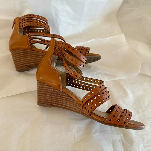 Lucky Brand Jaleels Taupe, Strappy Wedge Sandals, 6.5M - Picture 7 of 14